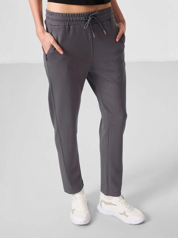 Regular Pantalon 'Hose' Tommy Life en gris