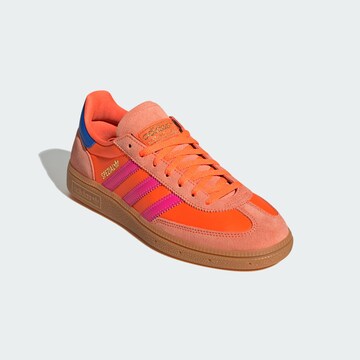 ADIDAS ORIGINALS Низкие кроссовки 'Handball Spezial' в Оранжевый