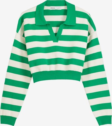 Pull-over Bershka en vert : devant