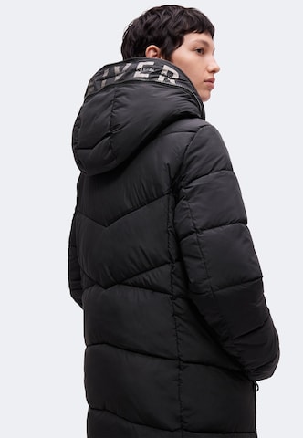 s.Oliver - Casaco de inverno em preto