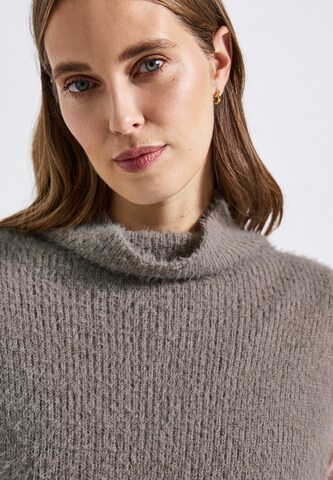 STREET ONE Cape in Brown