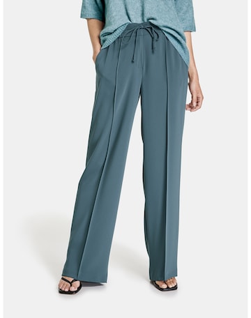 GERRY WEBER Regular Pleated Pants in Blue: front