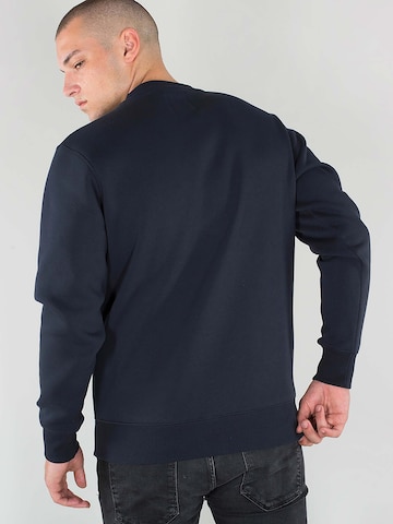 ALPHA INDUSTRIES Sweatshirt in Zwart