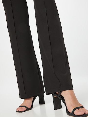 regular Pantaloni con pieghe di Missguided in nero