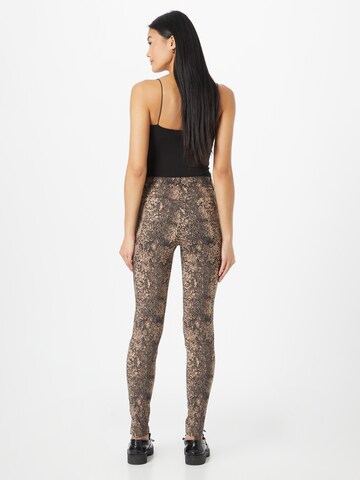 Skinny Pantalon 'NALA' VERO MODA en marron