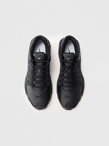 Sneaker bassa 'Shox NZ' di Nike Sportswear in nero