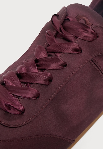 STEVE MADDEN Matalavartiset tennarit 'Artiste' värissä punainen