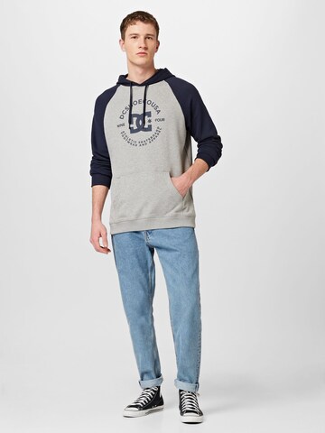 Sweat-shirt 'STAR PILOT' DC Shoes en gris