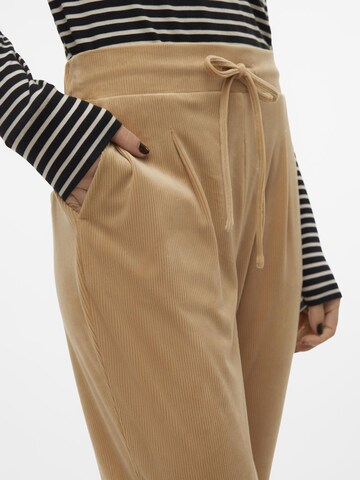 Effilé Pantalon 'Lea' VERO MODA en vert