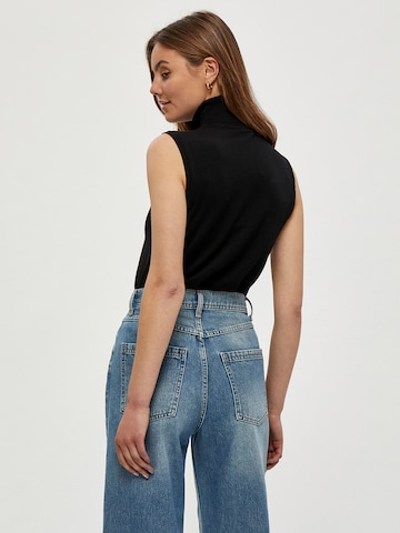 Top in maglia 'Raka' di minus in nero