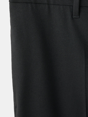 Regular Pantalon à plis 'DOVER' MANGO MAN en noir