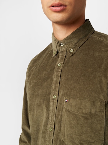 Regular fit Camicia di TOMMY HILFIGER in verde