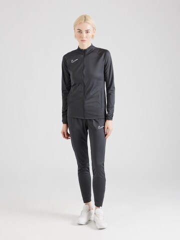 Survêtement NIKE en gris : devant