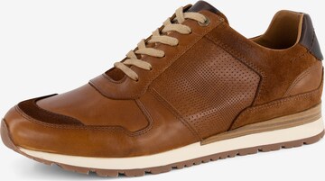 Travelin Sneakers laag 'Worcester' in Bruin: voorkant