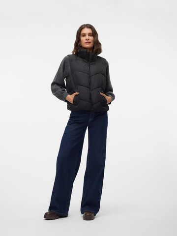 VERO MODA - Chaleco 'LIGAEVA' en negro