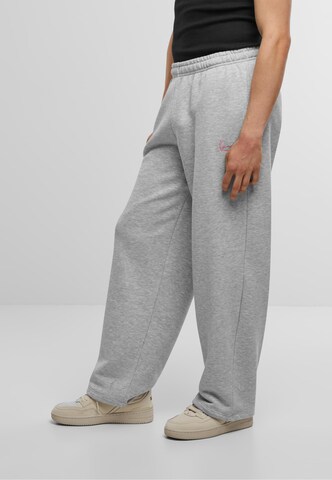 Karl Kani Regular Hose in Grau