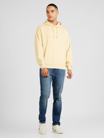 LEVI'S ® Μπλούζα φούτερ 'Red Tab Sweats Hoodie' σε κίτρινο