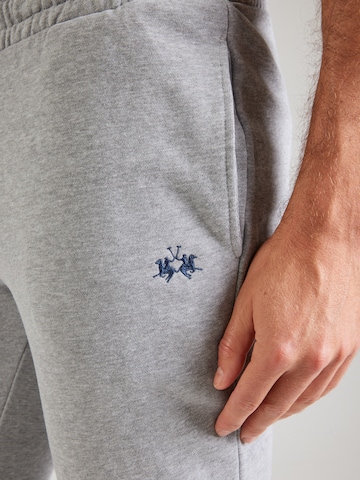 La Martina Zúžený strih Nohavice - Sivá