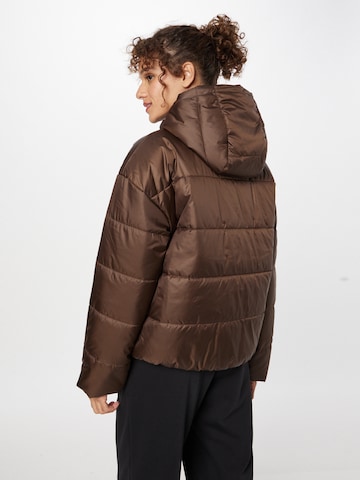 Nike Sportswear Jacke in Braun