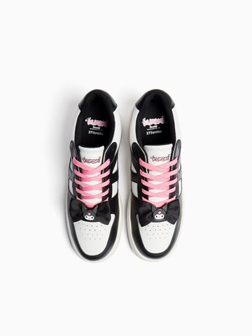 Bershka Sneakers low i svart