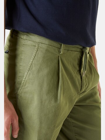 Boggi Milano Regular Pleat-Front Pants in Green