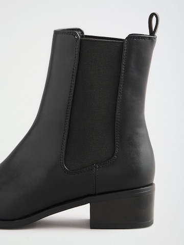 Friends Like These Chelsea boots in Zwart