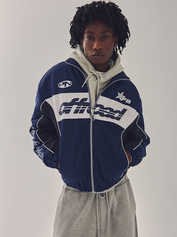 Bershka Overgangsjakke i blå: forside