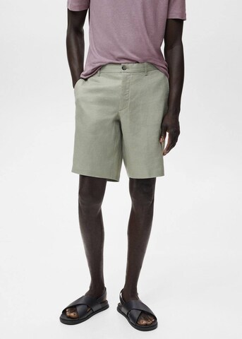 MANGO MAN Slimfit Shorts 'Carp' in Grün: Vorderseite
