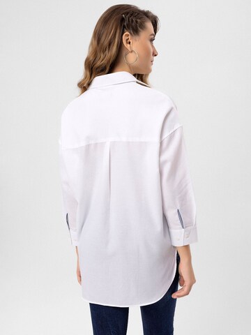 Camicia da donna di By Diess Collection in bianco