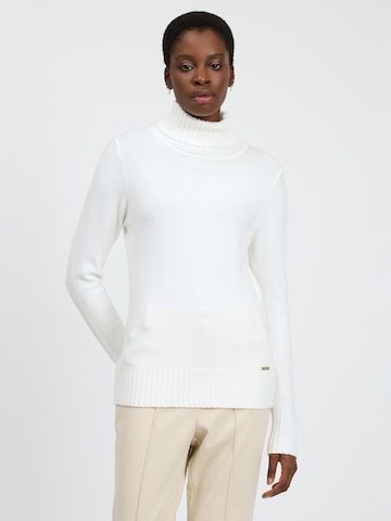 Pullover di Influencer in bianco: frontale