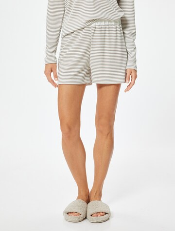 Koton Regular Shorts in Beige: Vorderseite