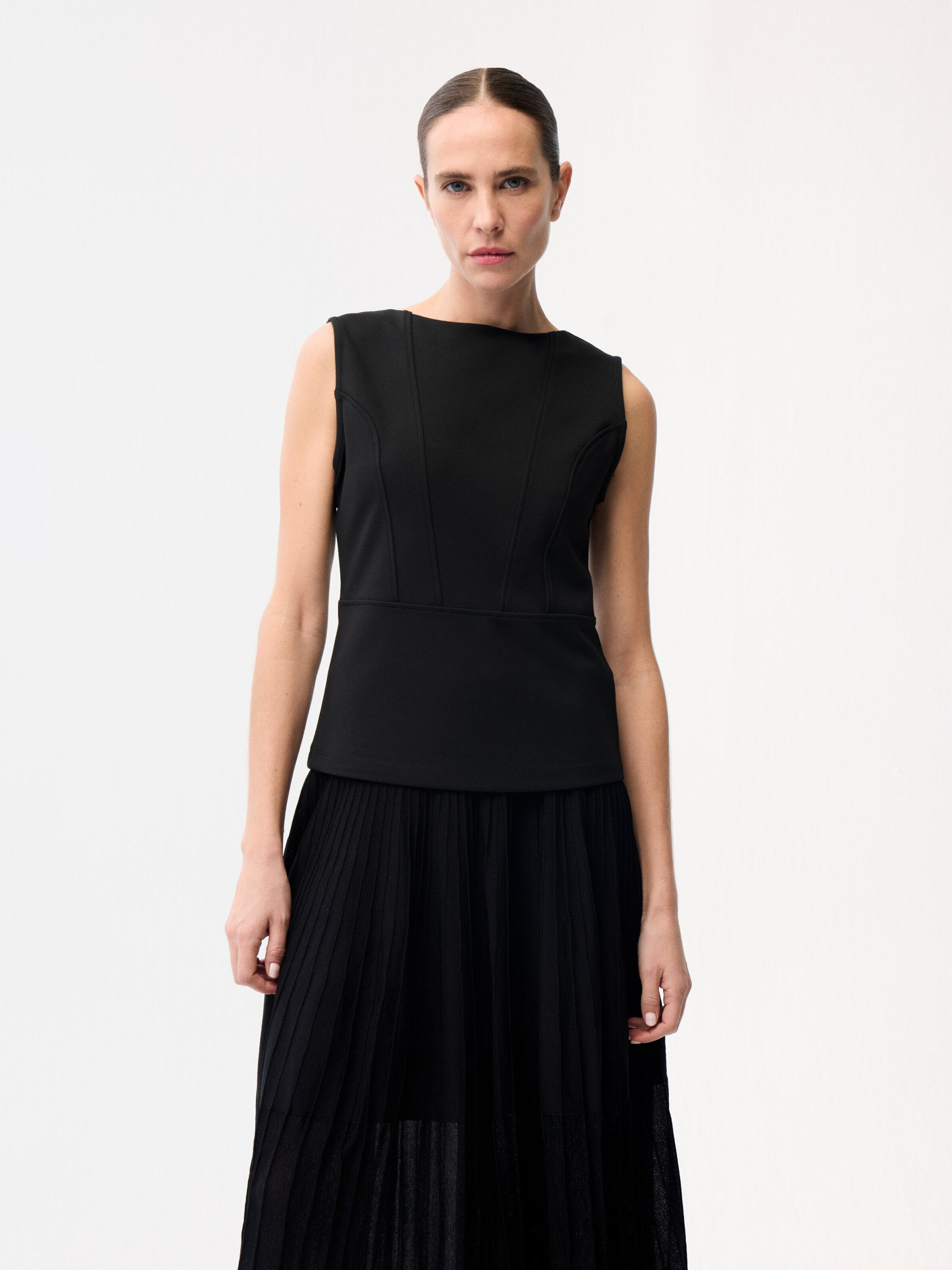 adl Blouse in Black: front