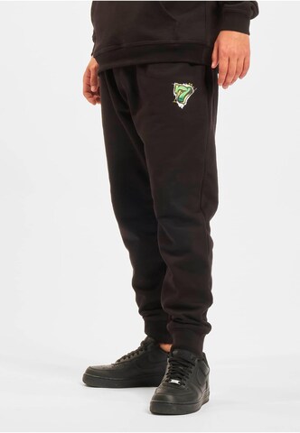 DEF Tapered Hose 'BEK x DEF' in Schwarz: Vorderseite