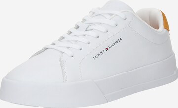 TOMMY HILFIGER Trampki niskie 'COURT' w kolorze biały: przód