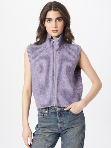 WEEKDAY Vest 'Bring' in Purple: front