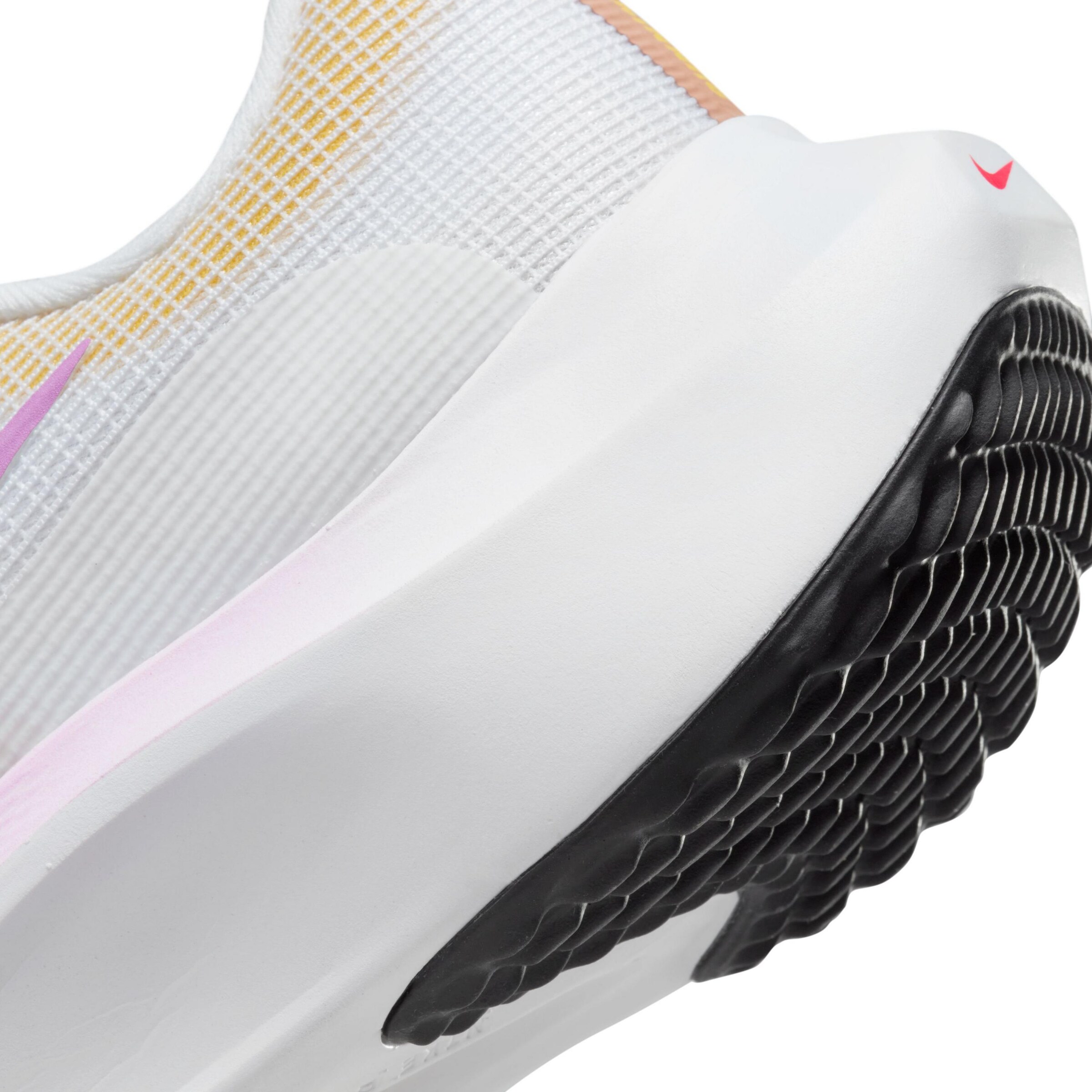 NIKE Παπούτσι για τρέξιμο 'Zoom Fly 5' σε λευκό