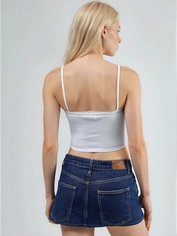 Haut Busem en blanc