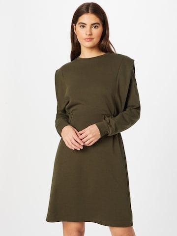 Rochie de la b.young pe verde: față