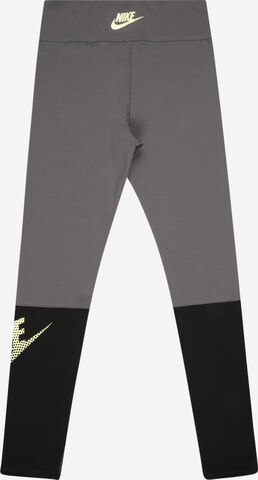 Skinny Leggings di Nike Sportswear in grigio