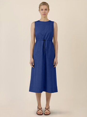 APART Kleid in Blau