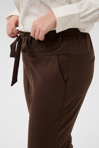 Regular Pantalon 'Jenna' KAFFE CURVE en marron