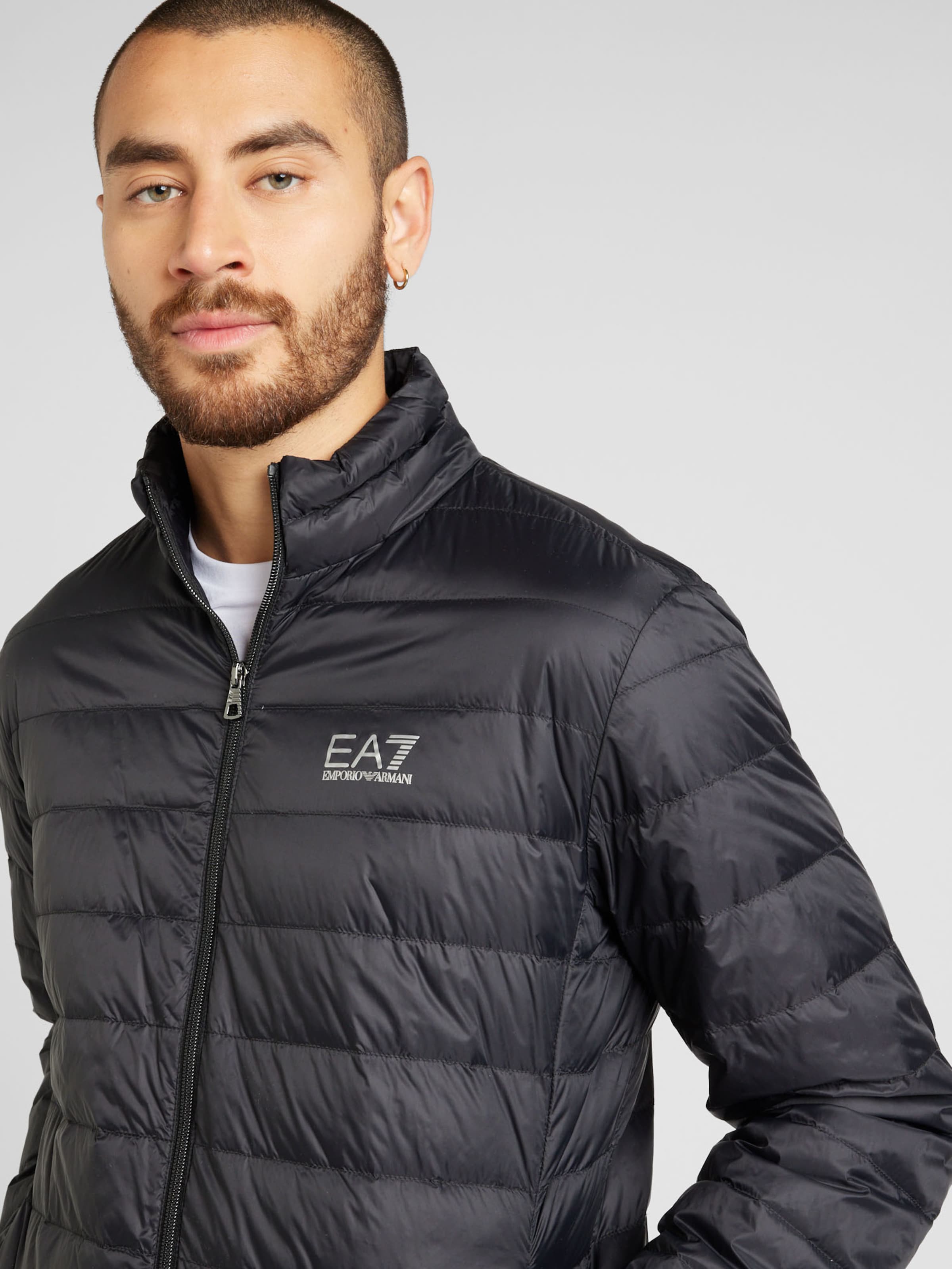 EA7 Emporio Armani Geacă de iarnă pe Negru | ABOUT YOU