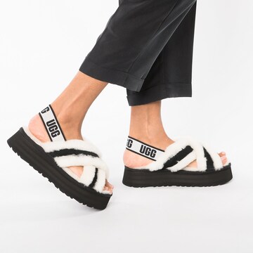 UGG - Sandalias en blanco