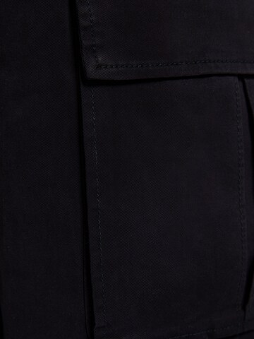 Bershka Regular Cargo trousers in Black