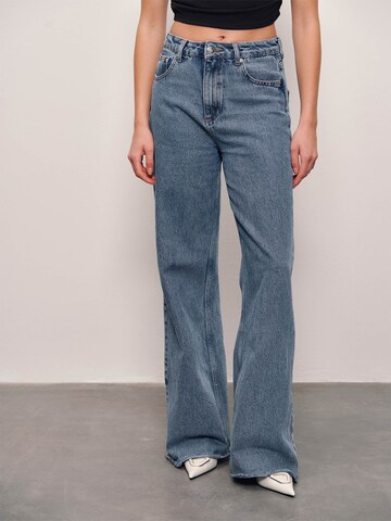 RÆRE by Lorena Rae Wide Leg Jeans 'Mara' in Blau: Vorderseite