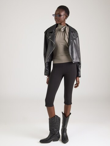 Haut 'Fliss' WEEKDAY en gris