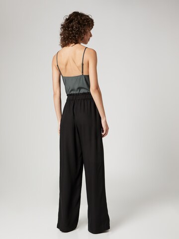 Guido Maria Kretschmer Women Wide leg Pleat-Front Pants 'Rabea' in Black: back