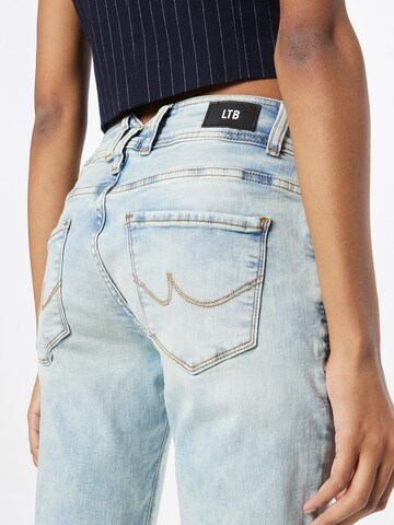 Coupe slim Jean 'Georget' LTB en bleu