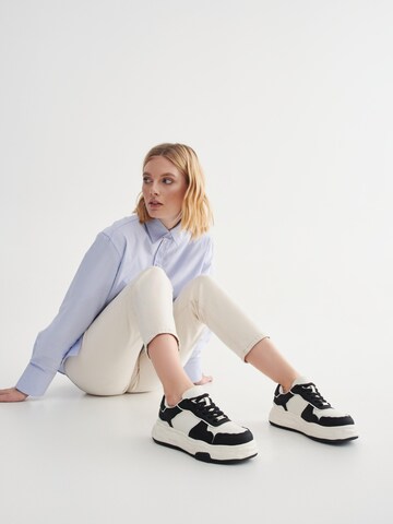 Estro Låg sneaker '3002' i svart