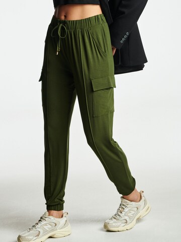 Next Tapered Cargohose in Grün